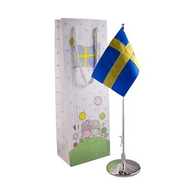 Bild på Dopflaggstång "Vi Flaggar För", Gravyr, Svensk Flagga, H 42 Cm Lev Med Presentpåse